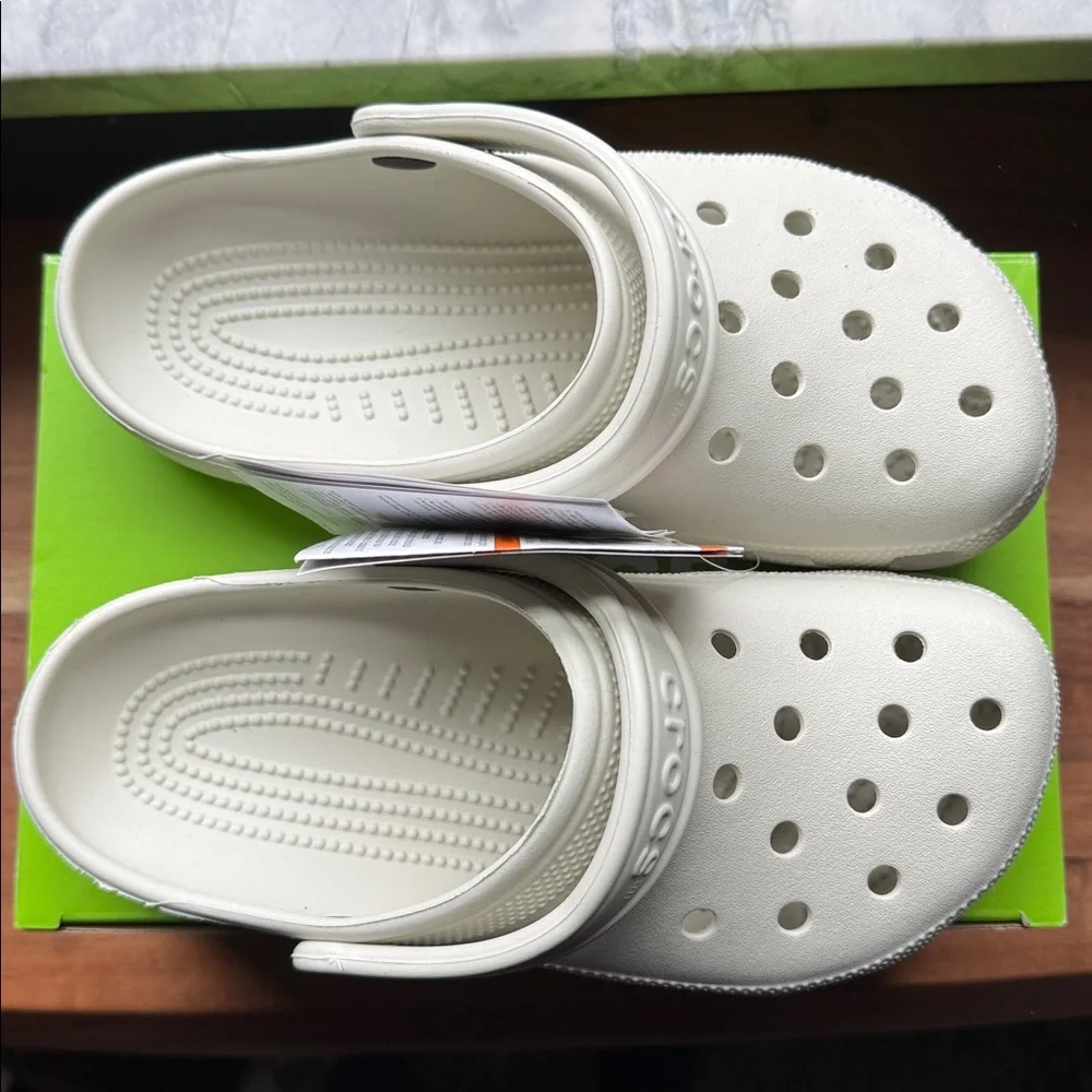 Crocs - Picture 4 of 5